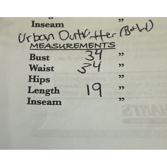 Urban Outfitters Cropped Top Black Tribal Print Sz XS High-low hem a22 - Picture 8 of 8